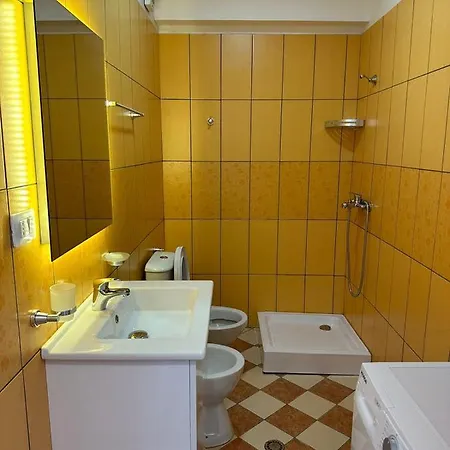 Lulu Suites *